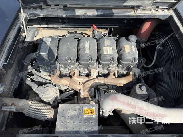 發(fā)動機整體俯視(整機外觀) 發(fā)動機整體俯視(整機外觀)