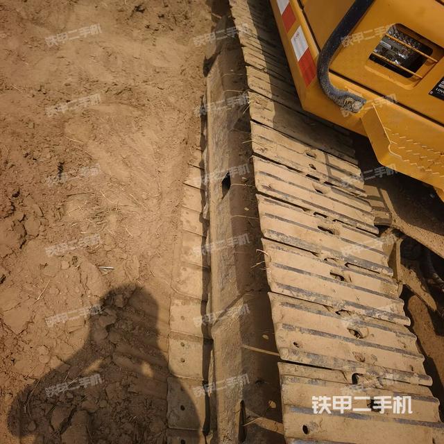 雷沃重工FR80E挖掘机的设备实拍-第3张实拍照片