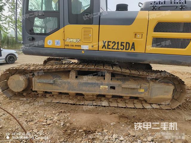 驾驶室整体(整机外观) 驾驶室整体(整机外观)