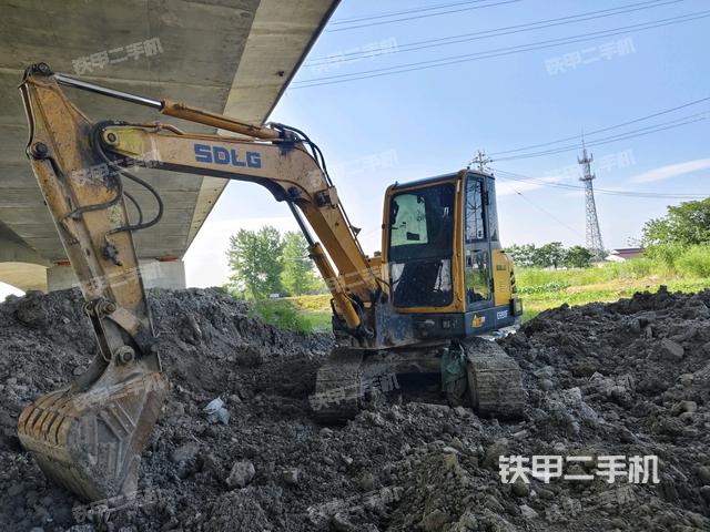 山東臨工E660FL挖掘機