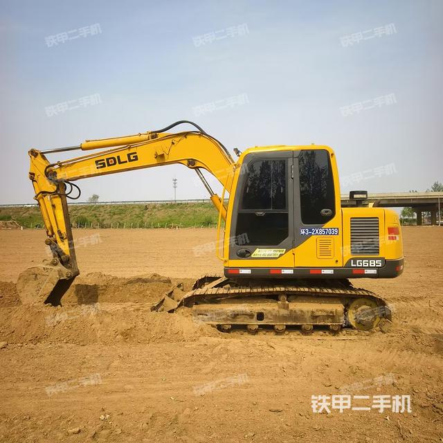 山東臨工LG685挖掘機