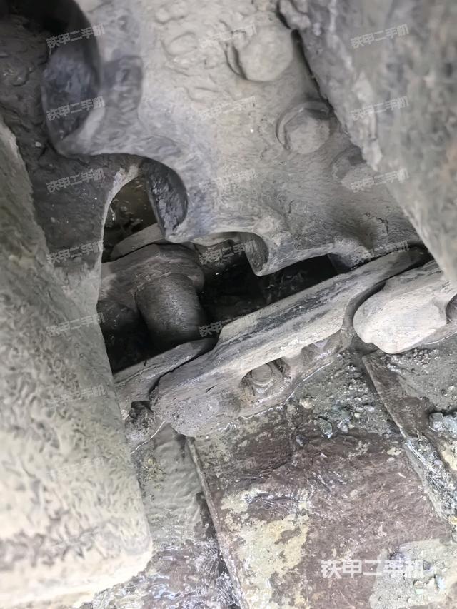 右側(cè)行走馬達(dá)蓋板(行走機(jī)構(gòu)) 右側(cè)行走馬達(dá)蓋板(行走機(jī)構(gòu))
