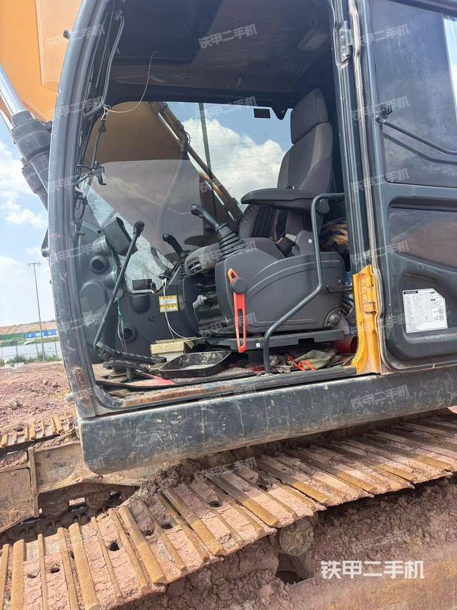 驾驶室整体（整机外观）