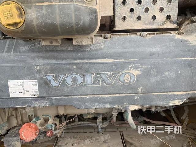 發(fā)動(dòng)機(jī)整體俯視(整機(jī)外觀) 發(fā)動(dòng)機(jī)整體俯視(整機(jī)外觀)