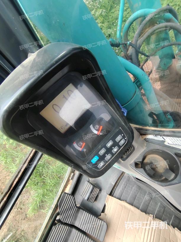 显示屏 (驾驶室部分) 显示屏 (驾驶室部分)