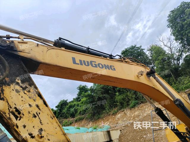 大臂整體?右側(cè)(工作和回轉(zhuǎn)裝置) 大臂整體?右側(cè)(工作和回轉(zhuǎn)裝置)
