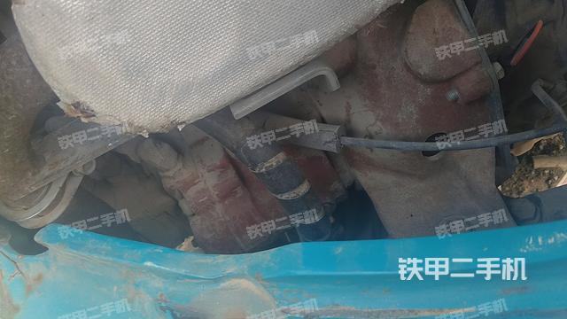 液壓泵艙室正面整體(整機外觀) 液壓泵艙室正面整體(整機外觀)
