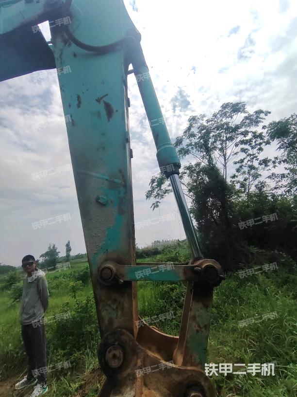 大臂整体 右侧(工作和回转装置) 大臂整体 右侧(工作和回转装置)