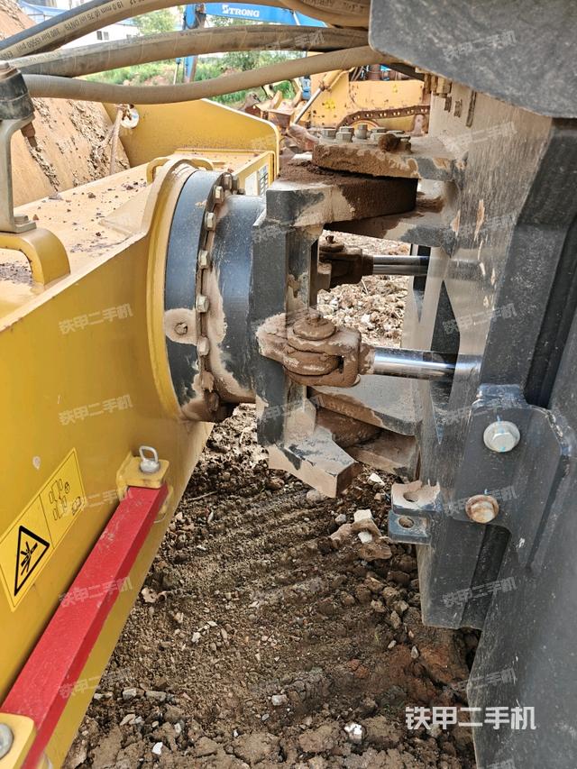 正后側(cè)（壓路機前后車架）