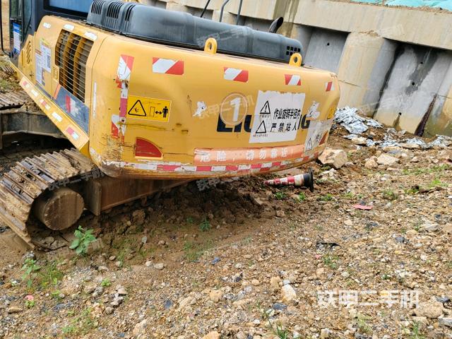 右后45(整機(jī)外觀) 右后45(整機(jī)外觀)