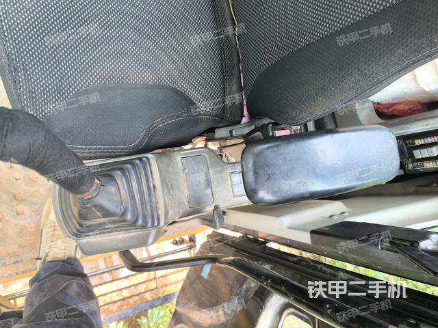 右側(cè)玻璃角標(biāo)(駕駛室部分) 右側(cè)玻璃角標(biāo)(駕駛室部分)