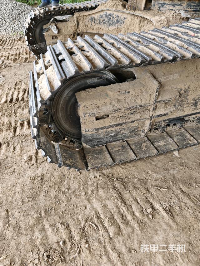 右側(cè)行走馬達蓋板(行走機構(gòu)) 右側(cè)行走馬達蓋板(行走機構(gòu))