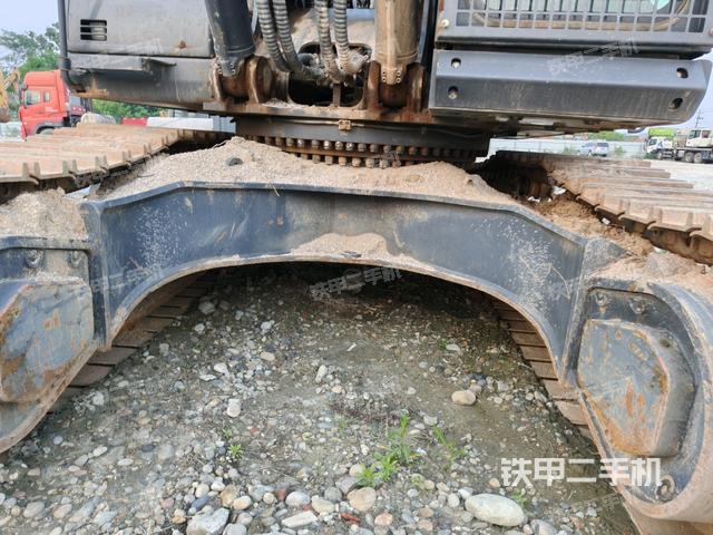 大臂根部 斜视(工作和回转装置) 大臂根部 斜视(工作和回转装置)