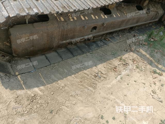 左側(cè)履帶整體?(行走機(jī)構(gòu)) 左側(cè)履帶整體?(行走機(jī)構(gòu))