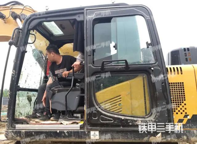 驾驶室整体（整机外观）