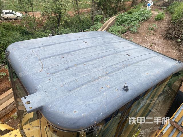 駕駛室頂部(整機外觀) 駕駛室頂部(整機外觀)