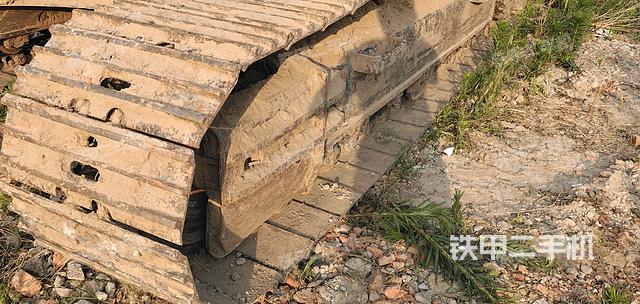 单侧履带整体（整机外观）