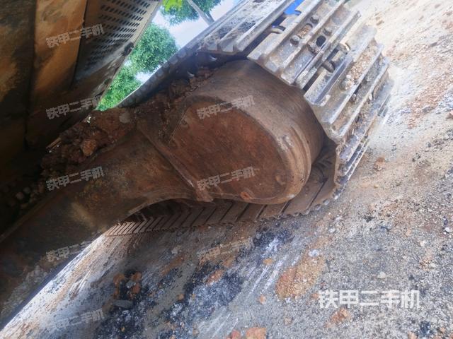 左側(cè)行走馬達蓋板(行走機構(gòu)) 左側(cè)行走馬達蓋板(行走機構(gòu))