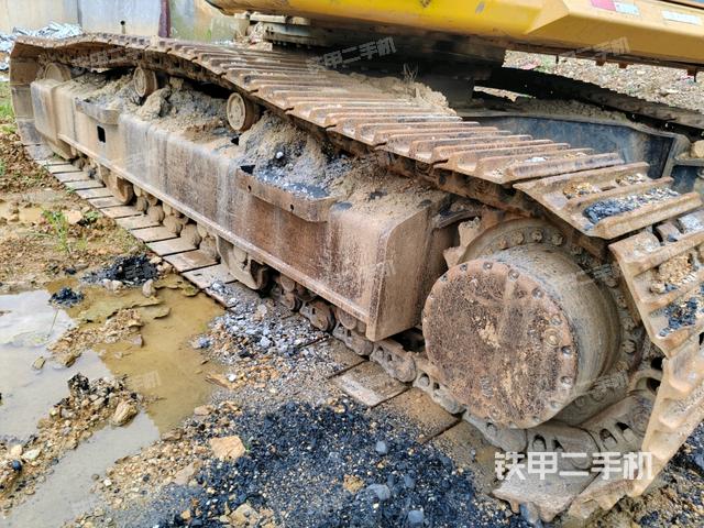 左側(cè)履帶整體?(行走機(jī)構(gòu)) 左側(cè)履帶整體?(行走機(jī)構(gòu))