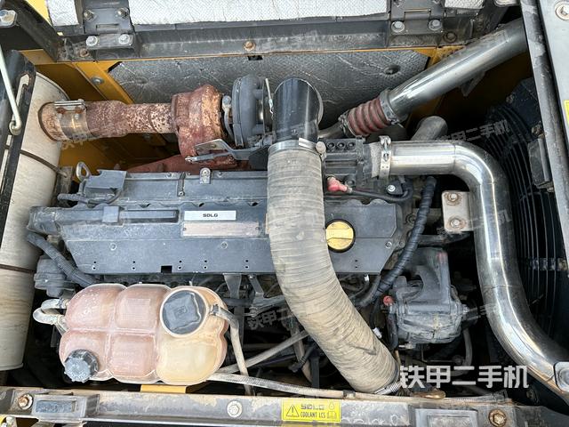 發(fā)動機整體俯視(整機外觀) 發(fā)動機整體俯視(整機外觀)