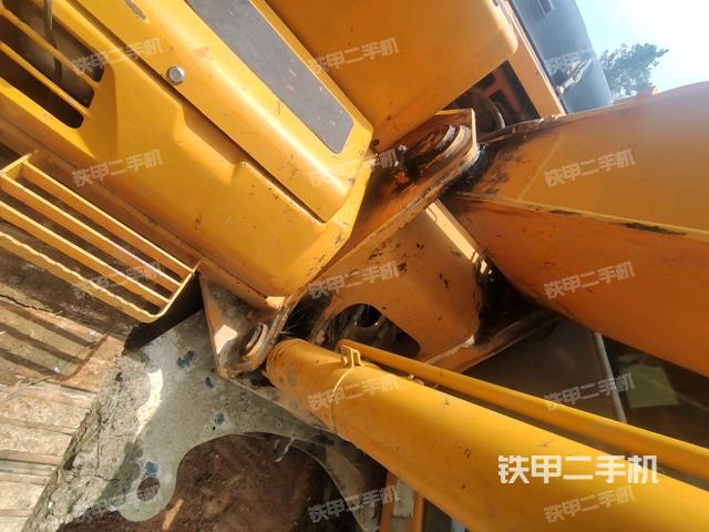 大臂根部?斜視(工作和回轉(zhuǎn)裝置) 大臂根部?斜視(工作和回轉(zhuǎn)裝置)