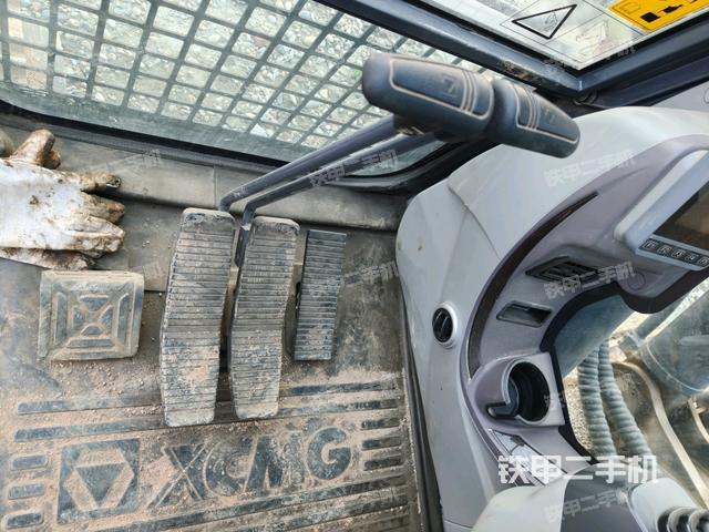 后窗玻璃角标(驾驶室部分) 后窗玻璃角标(驾驶室部分)