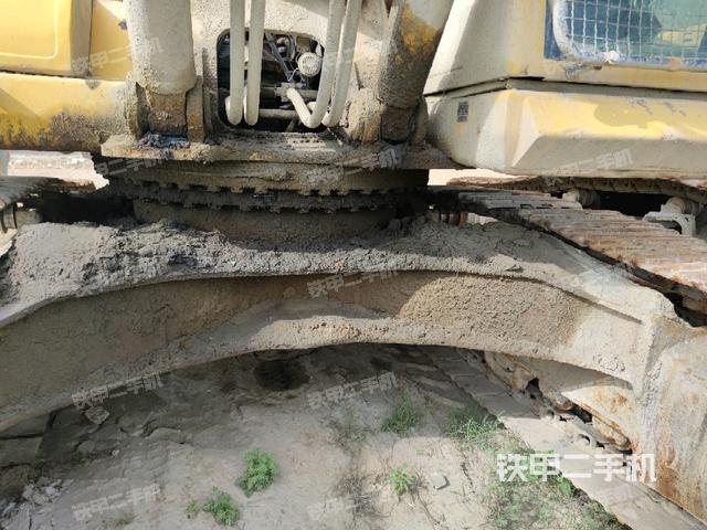 轉(zhuǎn)盤和下車架正前(工作和回轉(zhuǎn)裝置) 轉(zhuǎn)盤和下車架正前(工作和回轉(zhuǎn)裝置)