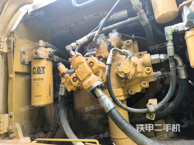 散熱器正面(大件艙室) 散熱器正面(大件艙室)