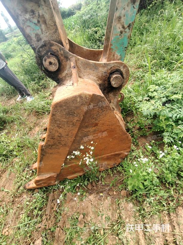 铲斗45度(工作和回转装置) 铲斗45度(工作和回转装置)