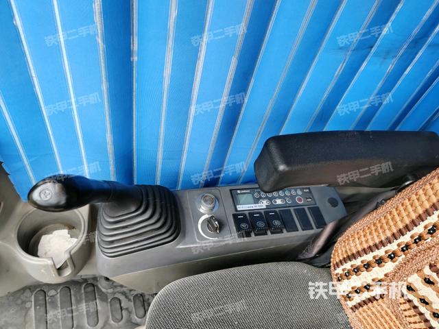 后窗玻璃角標(biāo)(駕駛室部分) 后窗玻璃角標(biāo)(駕駛室部分)