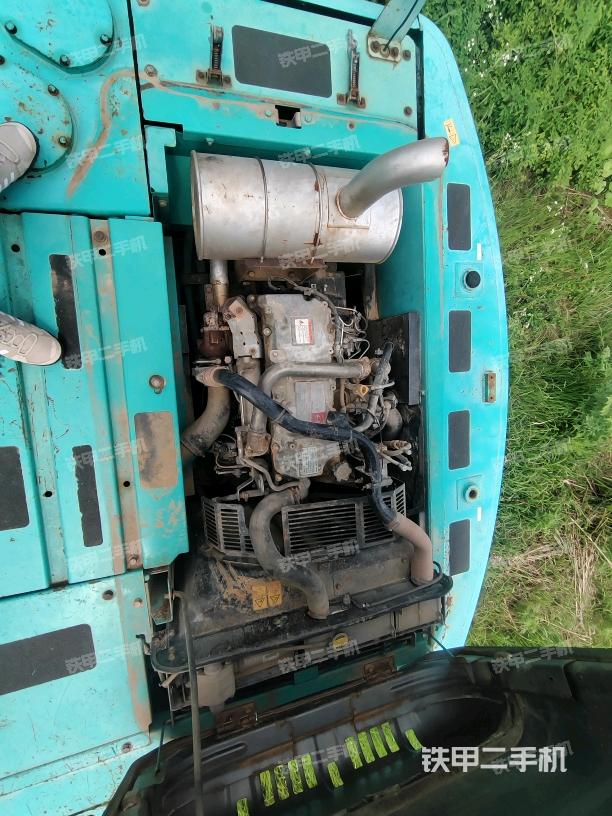 气门室盖螺丝特写(上车部件) 气门室盖螺丝特写(上车部件)