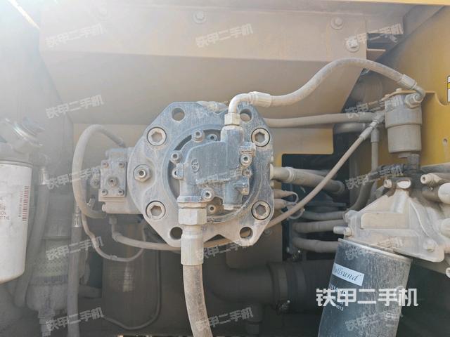 液壓泵斜45?左(大件艙室) 液壓泵斜45?左(大件艙室)