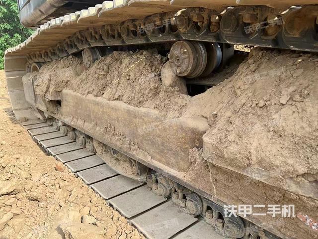 沃尔沃EC210D挖掘机的设备实拍-第3张实拍照片