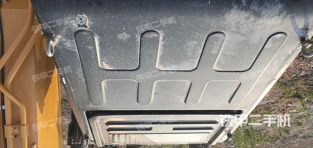 驾驶室顶部（整机外观）