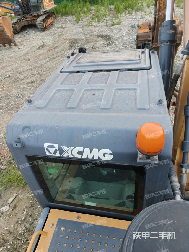 驾驶室顶部俯视(上车部件) 驾驶室顶部俯视(上车部件)