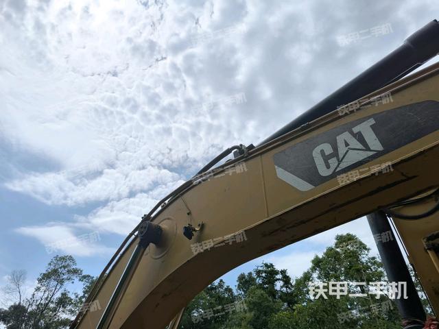 大臂根部?斜視(工作和回轉(zhuǎn)裝置) 大臂根部?斜視(工作和回轉(zhuǎn)裝置)