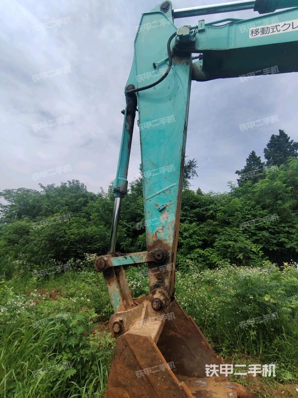 小臂整体左后(工作和回转装置) 小臂整体左后(工作和回转装置)