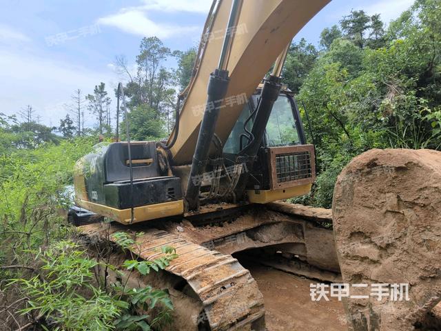 右前45(整機(jī)外觀) 右前45(整機(jī)外觀)