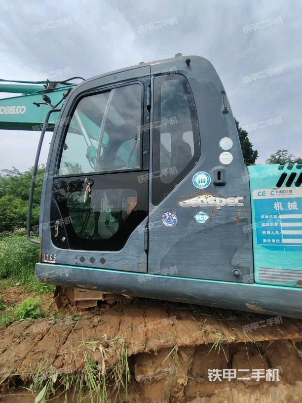 驾驶室正侧(驾驶室部分) 驾驶室正侧(驾驶室部分)