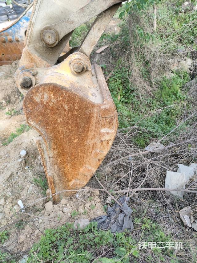 鏟斗45度(工作和回轉(zhuǎn)裝置) 鏟斗45度(工作和回轉(zhuǎn)裝置)