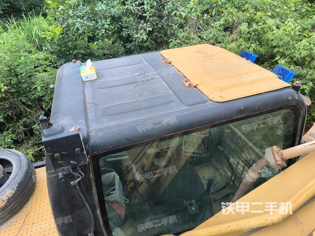 氣門室蓋螺絲特寫(上車部件) 氣門室蓋螺絲特寫(上車部件)