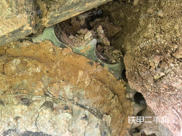 左側(cè)履帶整體?(行走機(jī)構(gòu)) 左側(cè)履帶整體?(行走機(jī)構(gòu))
