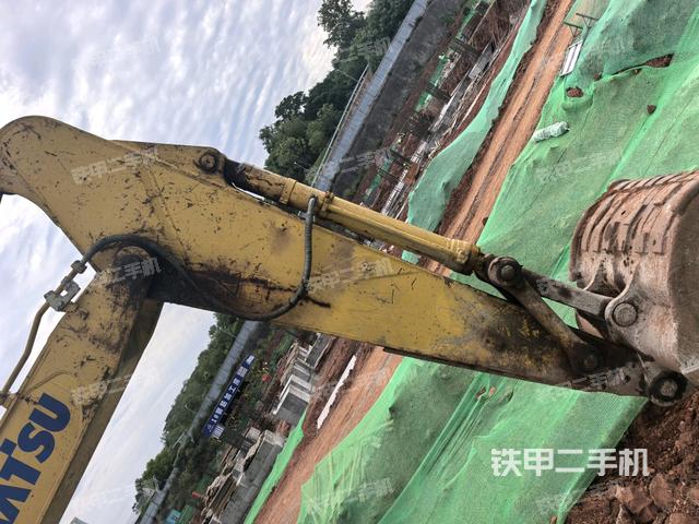 大臂根部?斜視(工作和回轉(zhuǎn)裝置) 大臂根部?斜視(工作和回轉(zhuǎn)裝置)