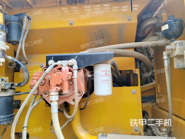 液壓泵斜45?右(大件艙室) 液壓泵斜45?右(大件艙室)