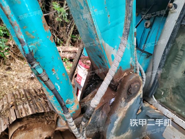 轉(zhuǎn)盤和下車架正前(工作和回轉(zhuǎn)裝置) 轉(zhuǎn)盤和下車架正前(工作和回轉(zhuǎn)裝置)