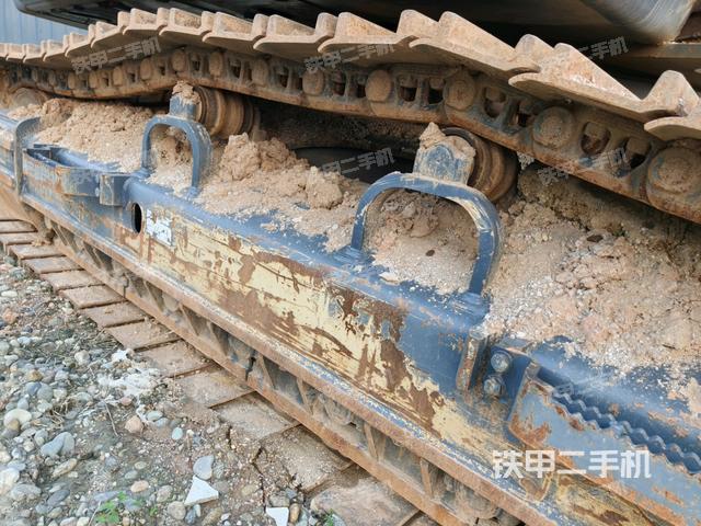 右侧履带整体(行走机构) 右侧履带整体(行走机构)