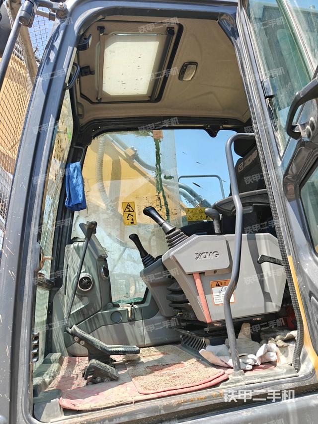 座椅后部（驾驶室部分）