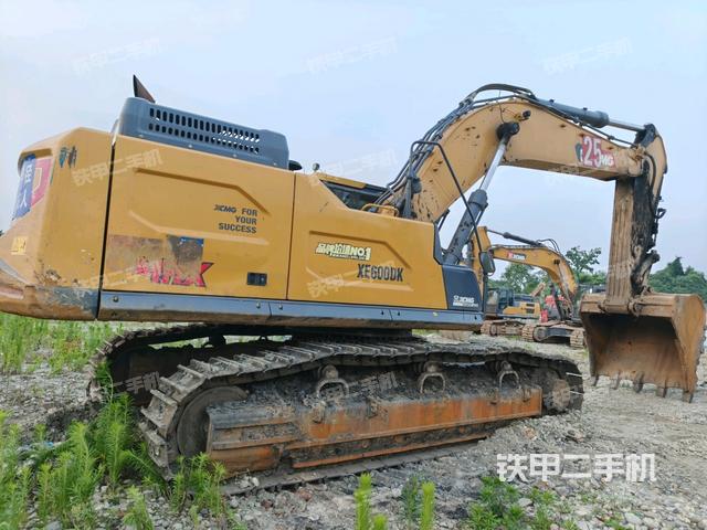 右前45(整機(jī)外觀) 右前45(整機(jī)外觀)