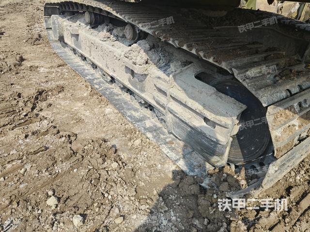 右側(cè)履帶整體(行走機構(gòu)) 右側(cè)履帶整體(行走機構(gòu))