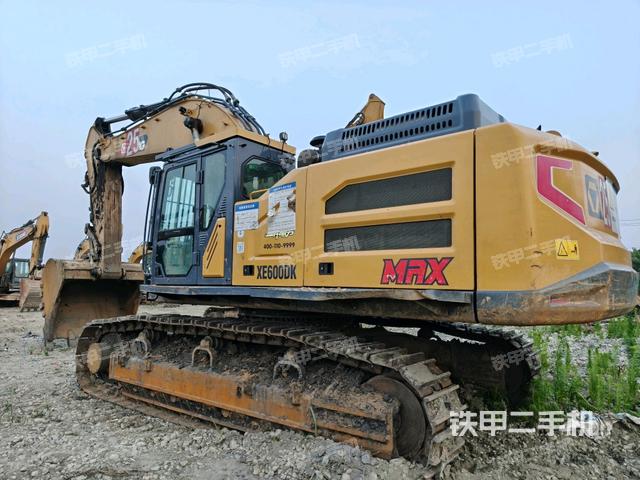 左后45(整機(jī)外觀) 左后45(整機(jī)外觀)